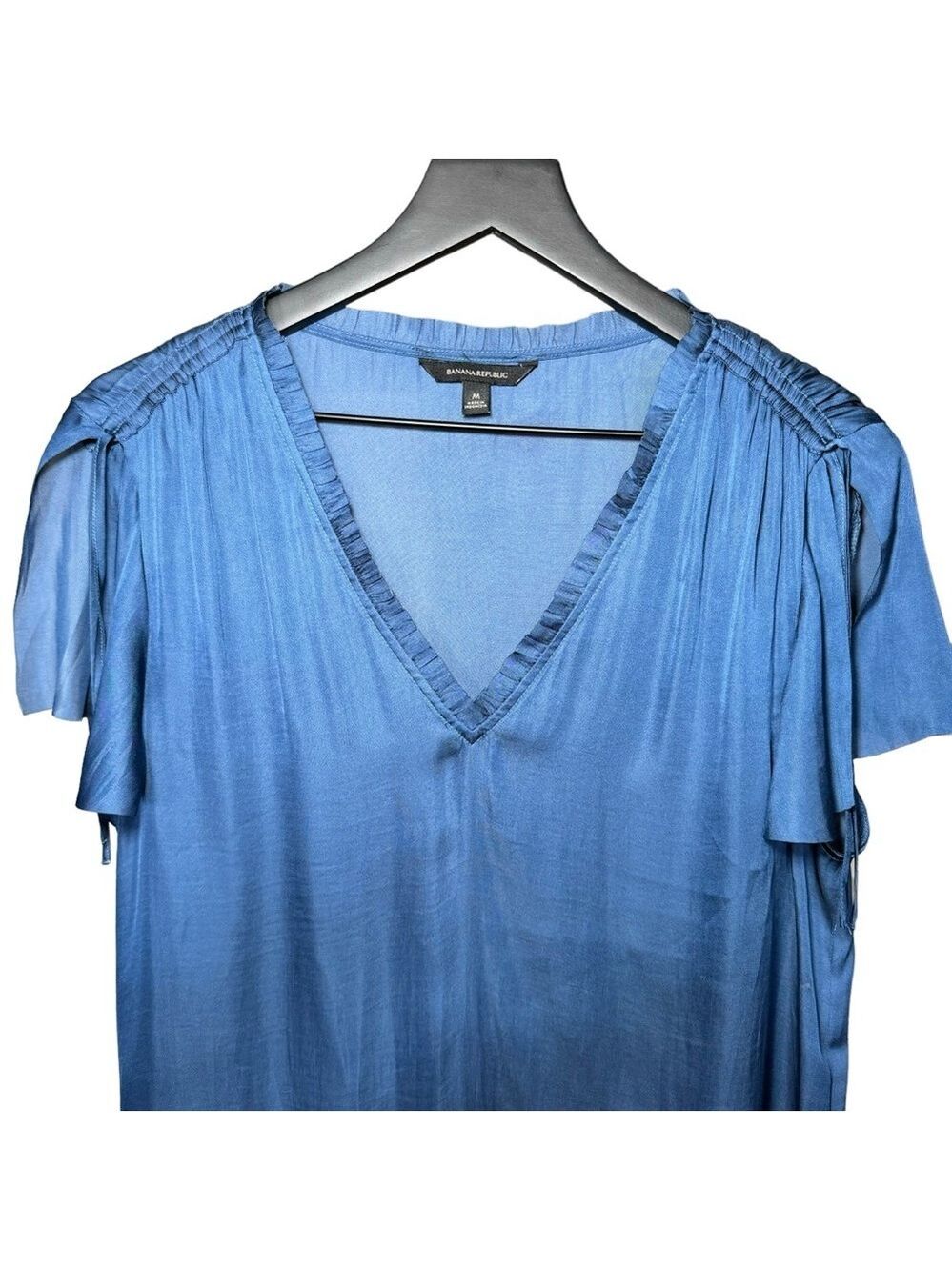Banana Republic Blue V Neck Women Top SZ M - Picture 2 of 4
